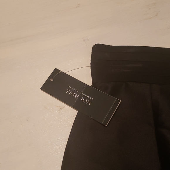 Black knee length pencil skirt Teri Jon - Picture 6 of 6